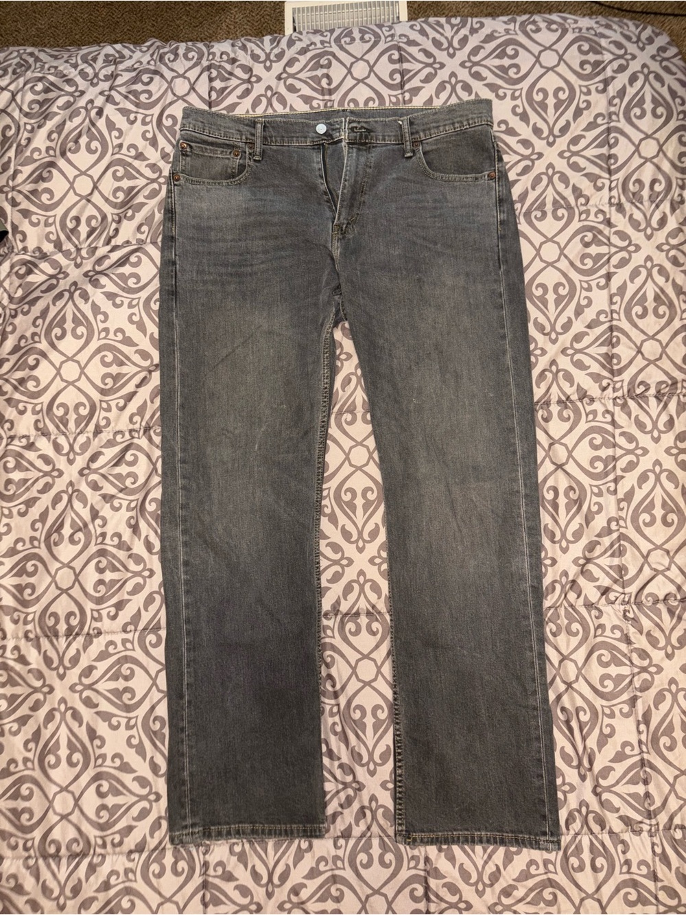 Men's Grey Straight-Leg Levi Jeans